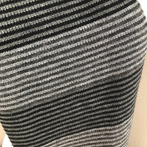 Vintage Claiborne Wool Blend Scarf - Picture 4 of 5